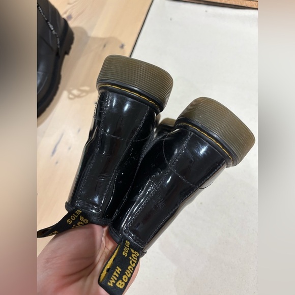 EUC-Junior 1460 Patent Leather Lace Up
Boots in Black | Dr. Martens - Picture 5 of 13